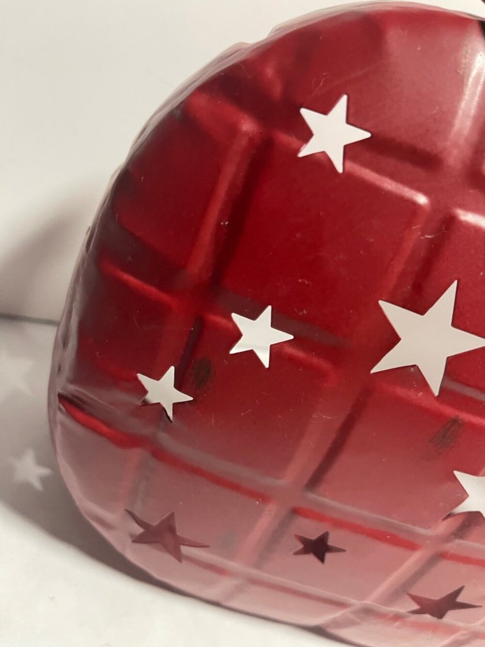 Metal Apple Star Cutout Tea Light Candle Holders Red Set Of 2 Rustic Home Decor - Picture 4 of 16